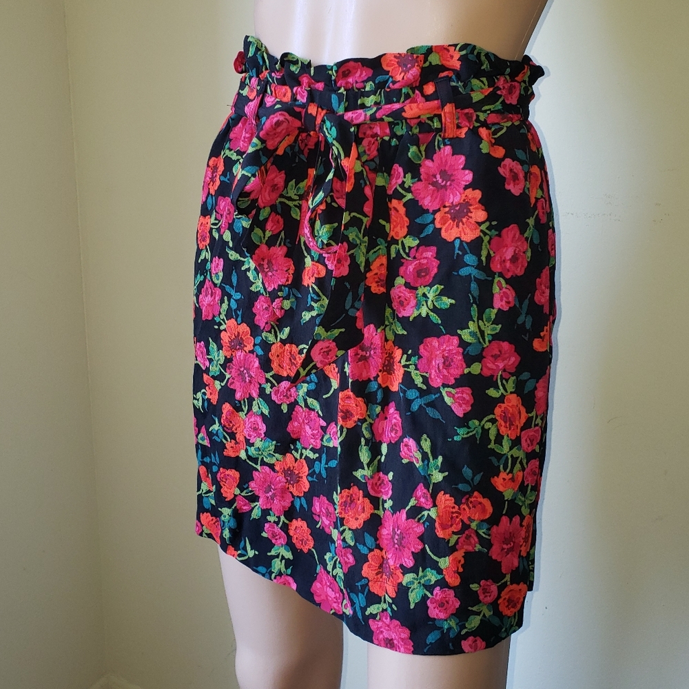 🆕️ Express Black and Red Floral Skirt